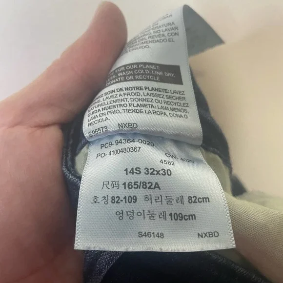 Signature By Levi's Women's Midrise Bootcut Jeans size 14Short - Picture 4 of 8